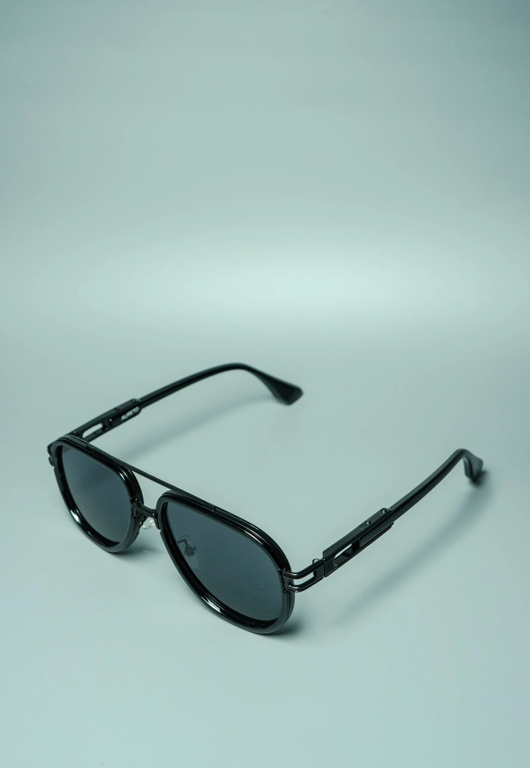 MONARQ Black – Unisex Aviator Sunglasses | Aureto view 3