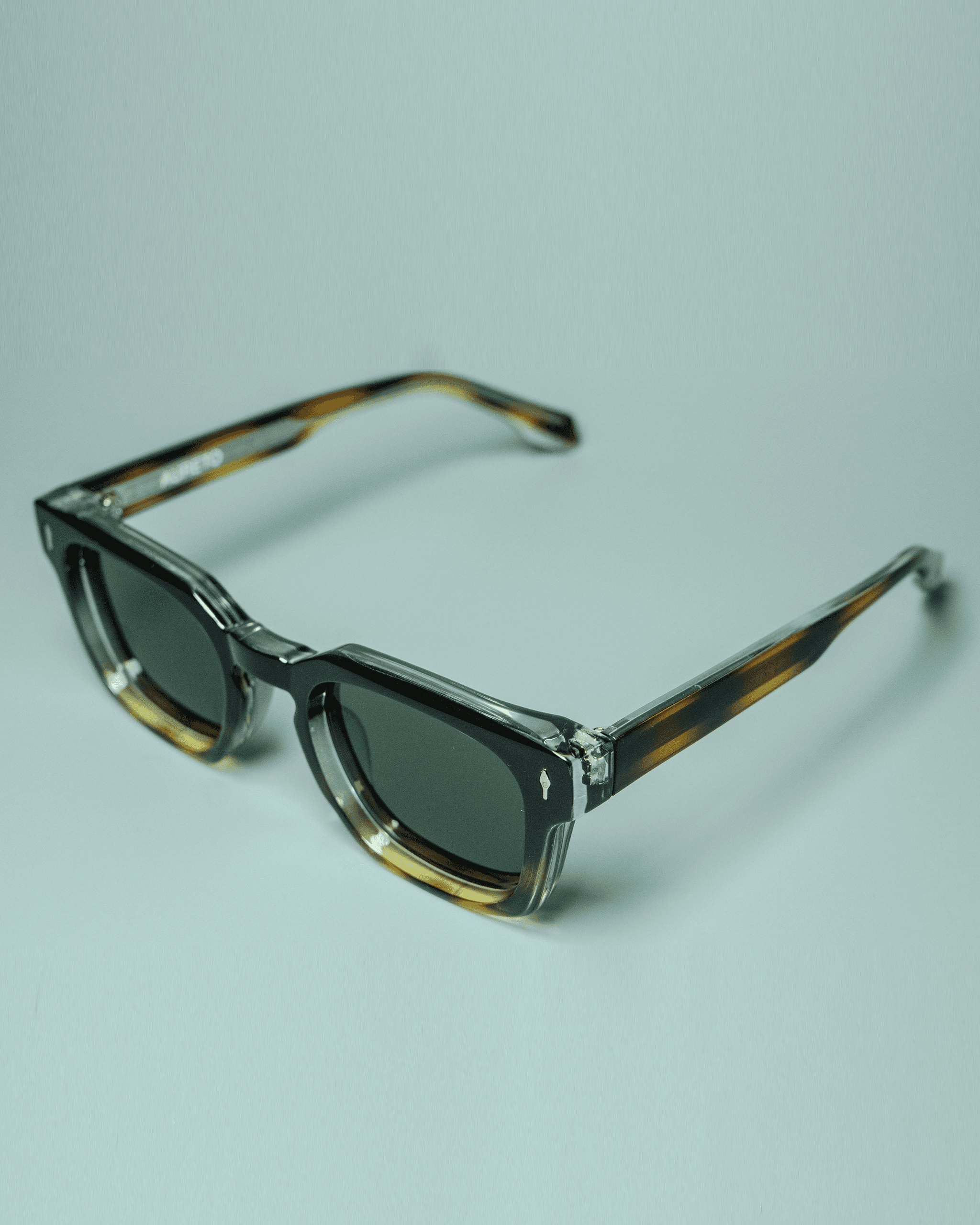 Silvan – Square Acetate Sunglasses | Aureto view 4