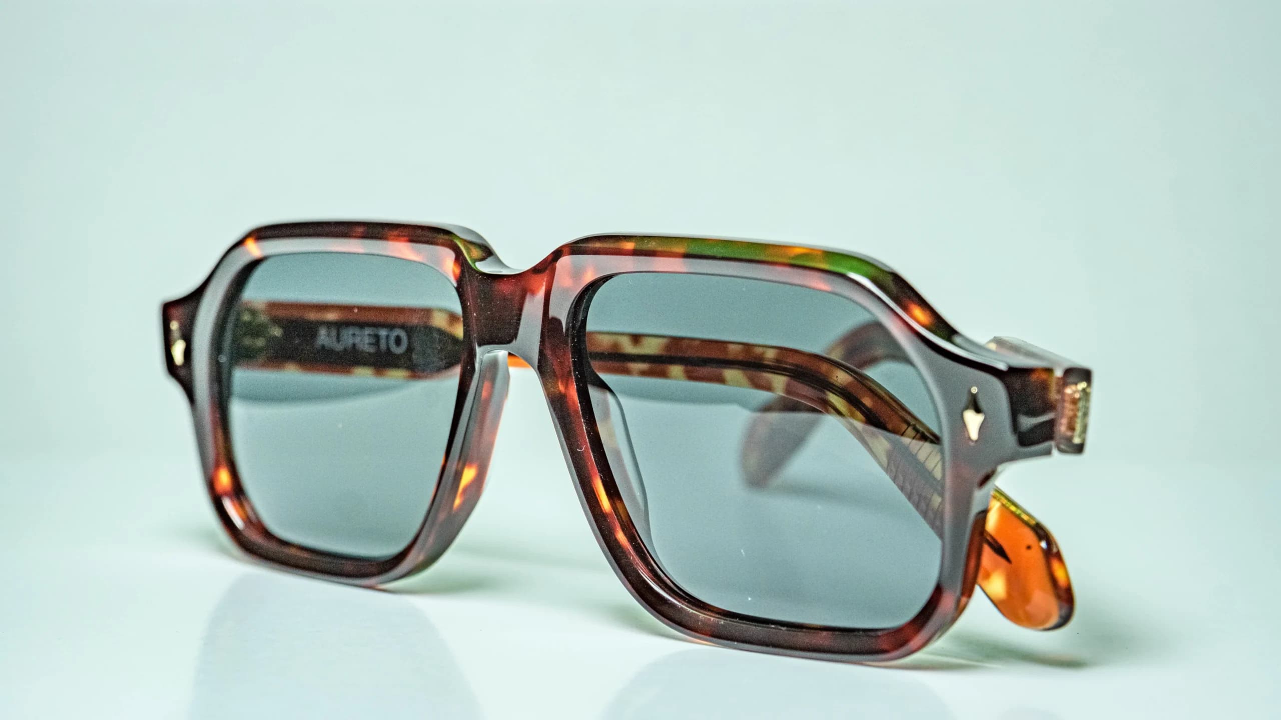 Havana Classic – Square Tortoiseshell Sunglasses | Aureto view 2
