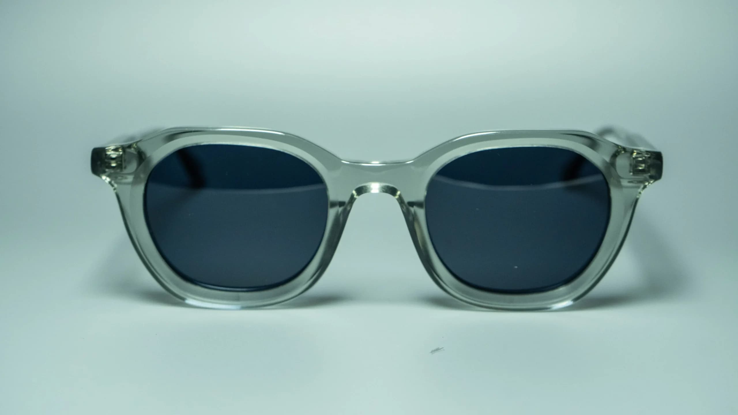 Lumen – Unisex Clear Round Acetate Sunglasses | Aureto view 7