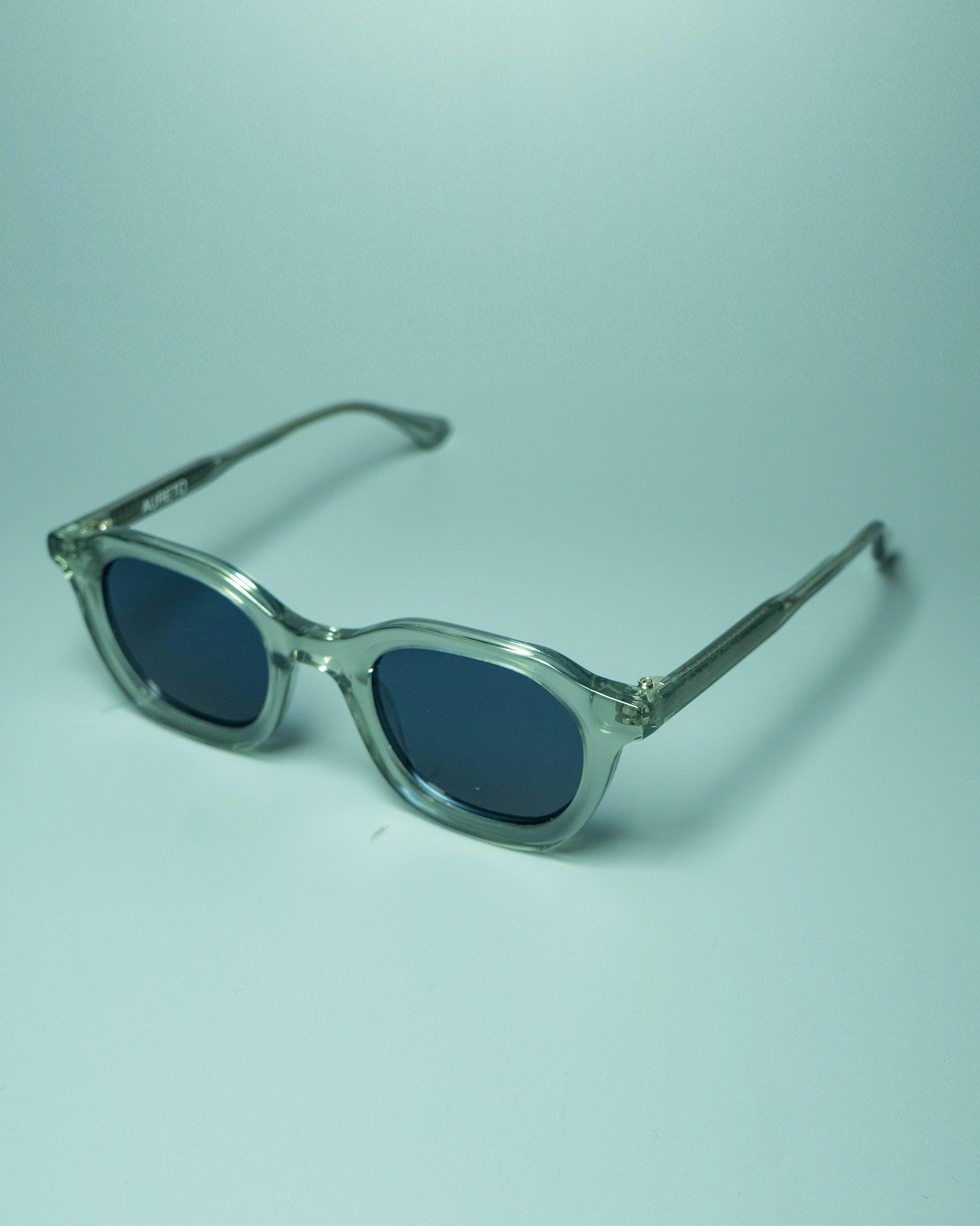 Lumen – Unisex Clear Round Acetate Sunglasses | Aureto view 3