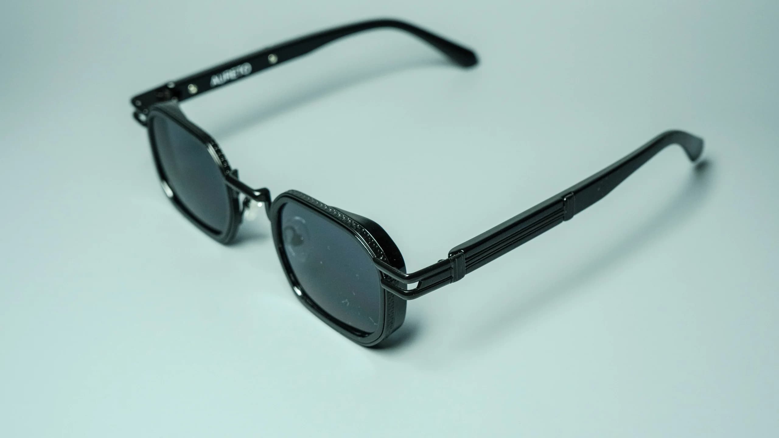 Onyx – Unisex Round Steampunk-Style Metal Sunglasses | Aureto view 5
