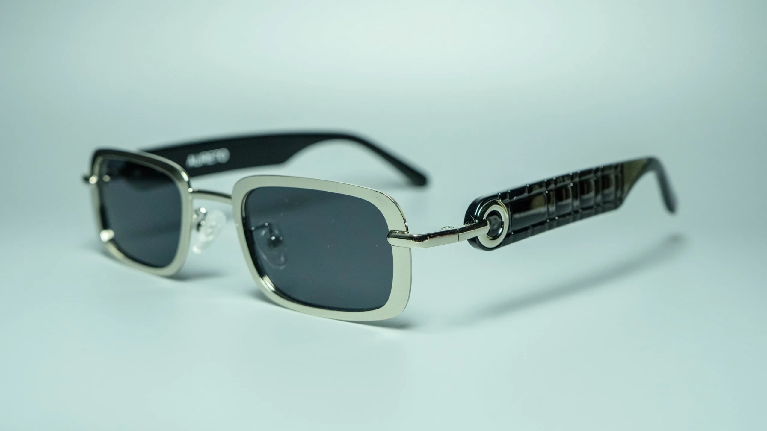 Valen Silver – Unisex Rectangular Metal Sunglasses | Aureto view 3