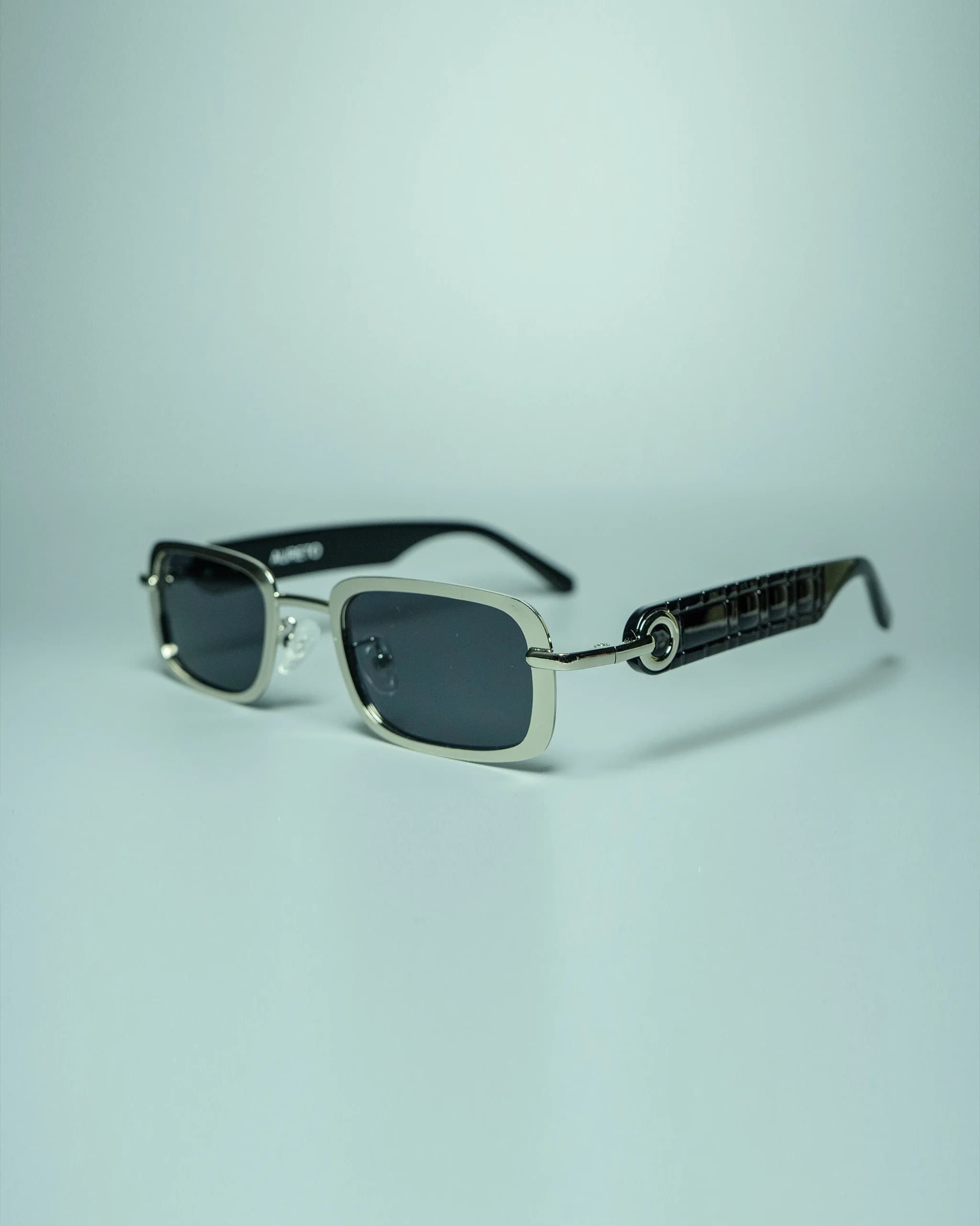 Valen Silver – Unisex Rectangular Metal Sunglasses | Aureto view 3