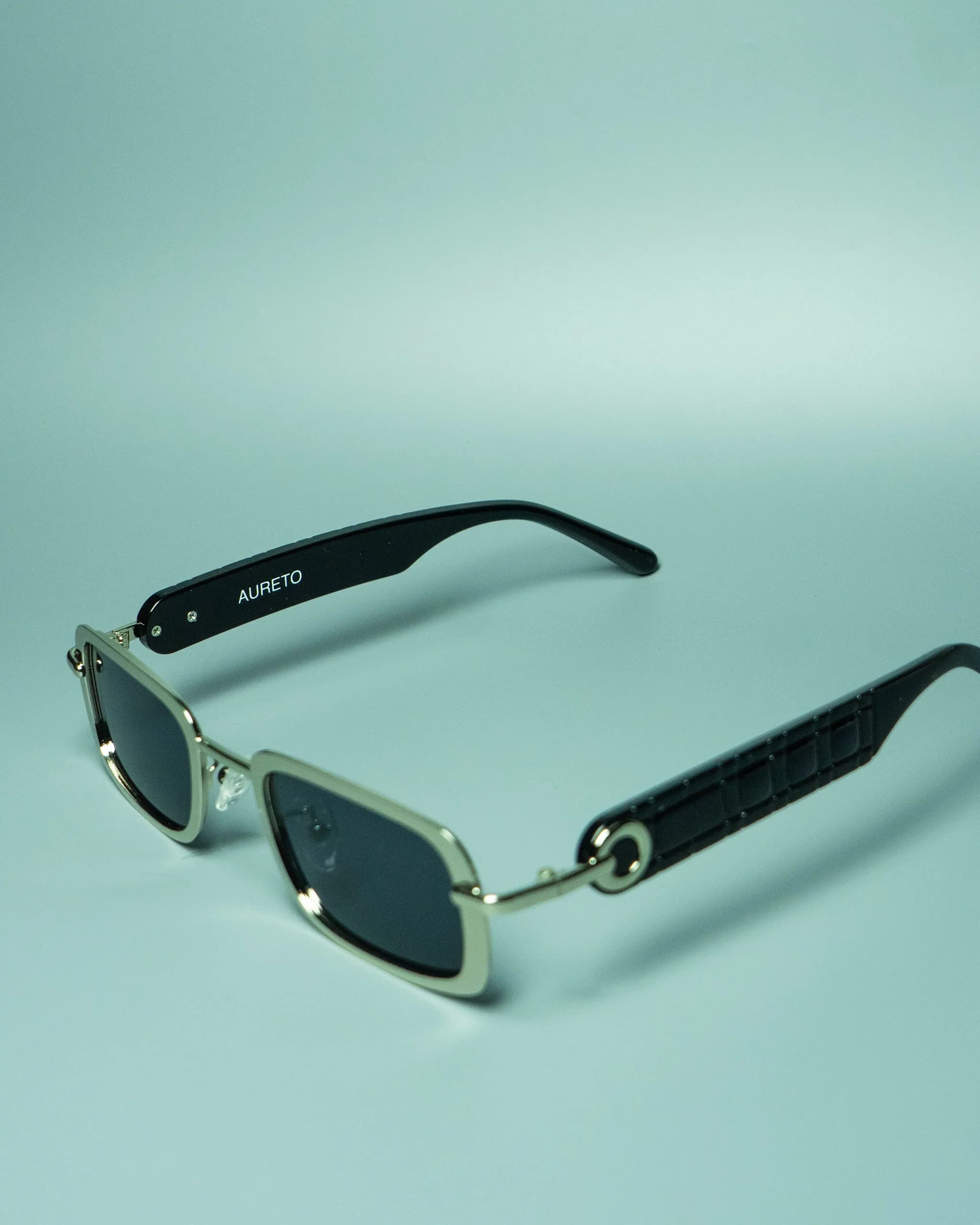 Valen Silver – Unisex Rectangular Metal Sunglasses | Aureto view 4